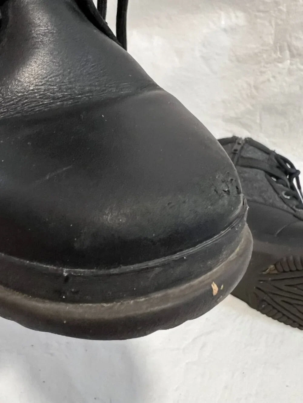 UGG boots Kesey size 7 waterproof leather black gray wool waterproof lace zip up